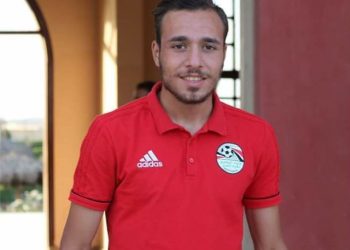 محمد عنتر: “الانضمام إلى الأهلي ليس خطأً، بل هو احترافية.”