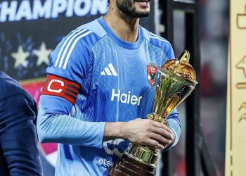 “غير مقبول”، أسطورة الأهلي ينتقد الشناوي