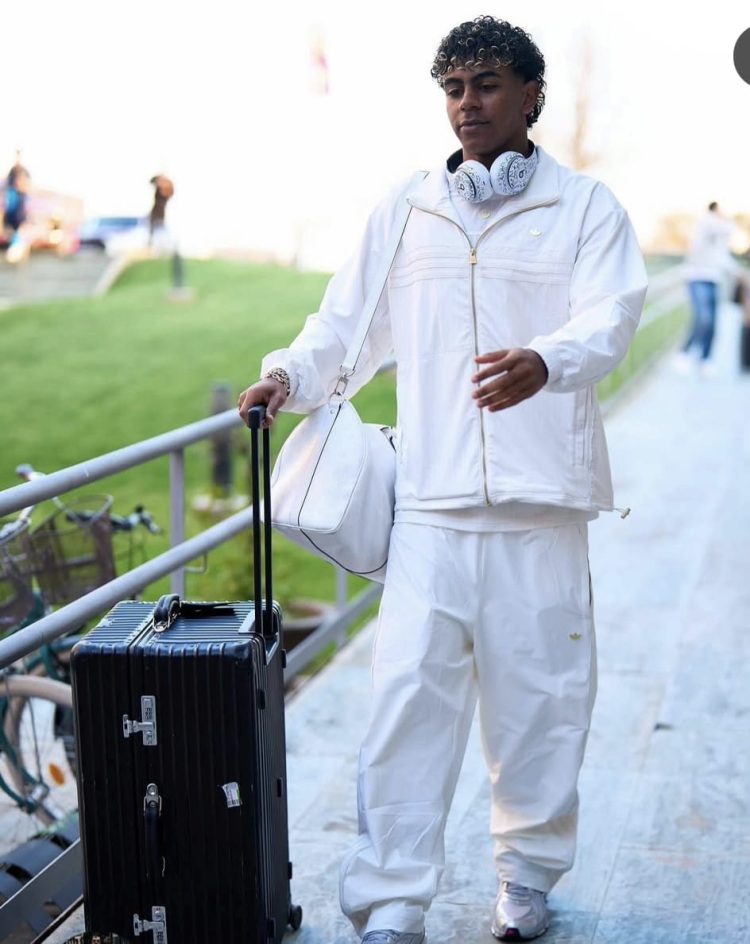 إسبانيا – مصر: هتافات عنصرية معادية للمسلمين، وإحراج لامين يامال