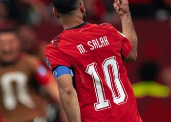 الرئيس السيسي يُشيد بالفوز التاريخي للفراعنة: “أداءٌ رائع”
