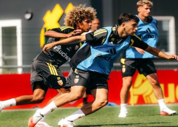سلافيا براغ ضد لانس: التاريخ، التوقيت، القناة الناقلة، البث المباشر، والتشكيلات المتوقعة