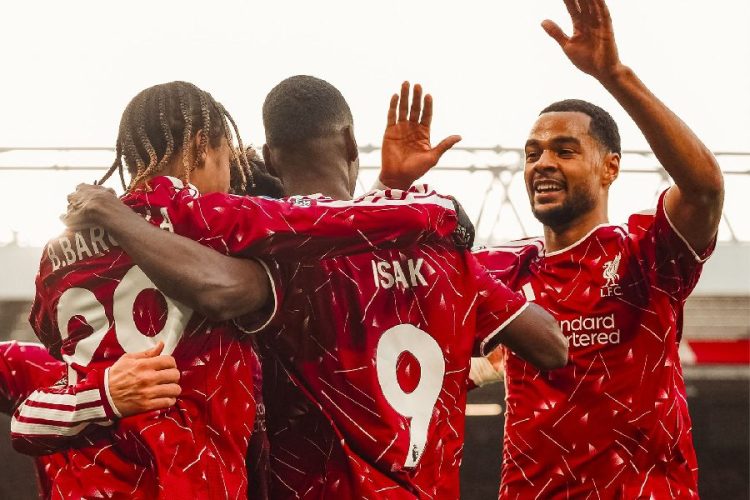 كأس الرابطة الإنجليزية (EFL Cup): التشكيلات المتوقعة لمواجهة ليفربول وتشيلسي في “أنفيلد”