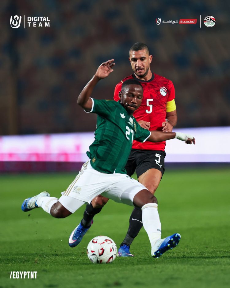 رضا عبد العال يفتح النار على دفاع الفراعنة ويرشح بدائل جديدة للخط الخلفي